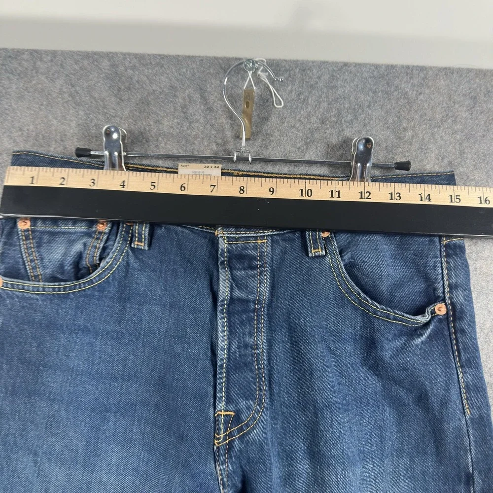 Levi's 501 Jeans Mens 30x34 Blue Medium Wash Button Fly Straight Leg
